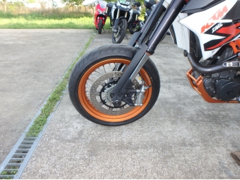     KTM 690 SMC R 2017  11