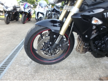     Triumph Street Triple85 2017  14