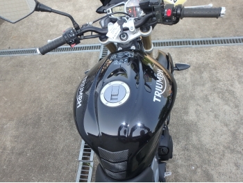     Triumph Street Triple85 2017  22