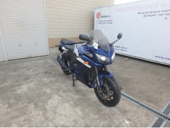     Yamaha FZ-1 Fazer 2013  7