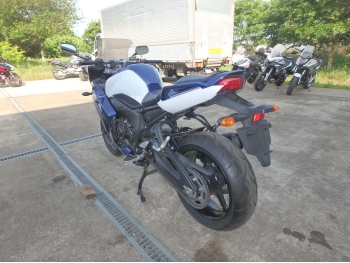     Yamaha FZ-1 Fazer 2013  11