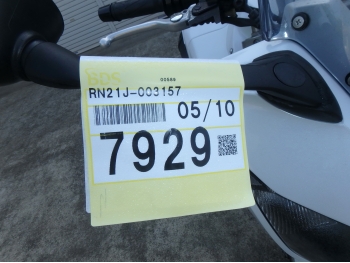     Yamaha FZ-1 Fazer 2012  4