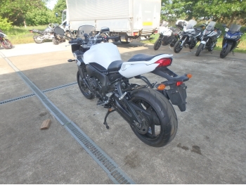     Yamaha FZ-1 Fazer 2012  11