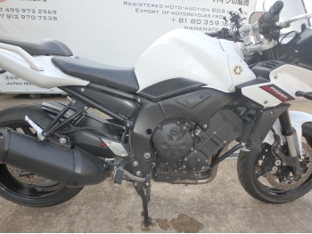     Yamaha FZ-1 Fazer 2012  18