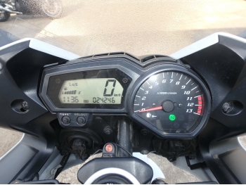     Yamaha FZ-1 Fazer 2012  20