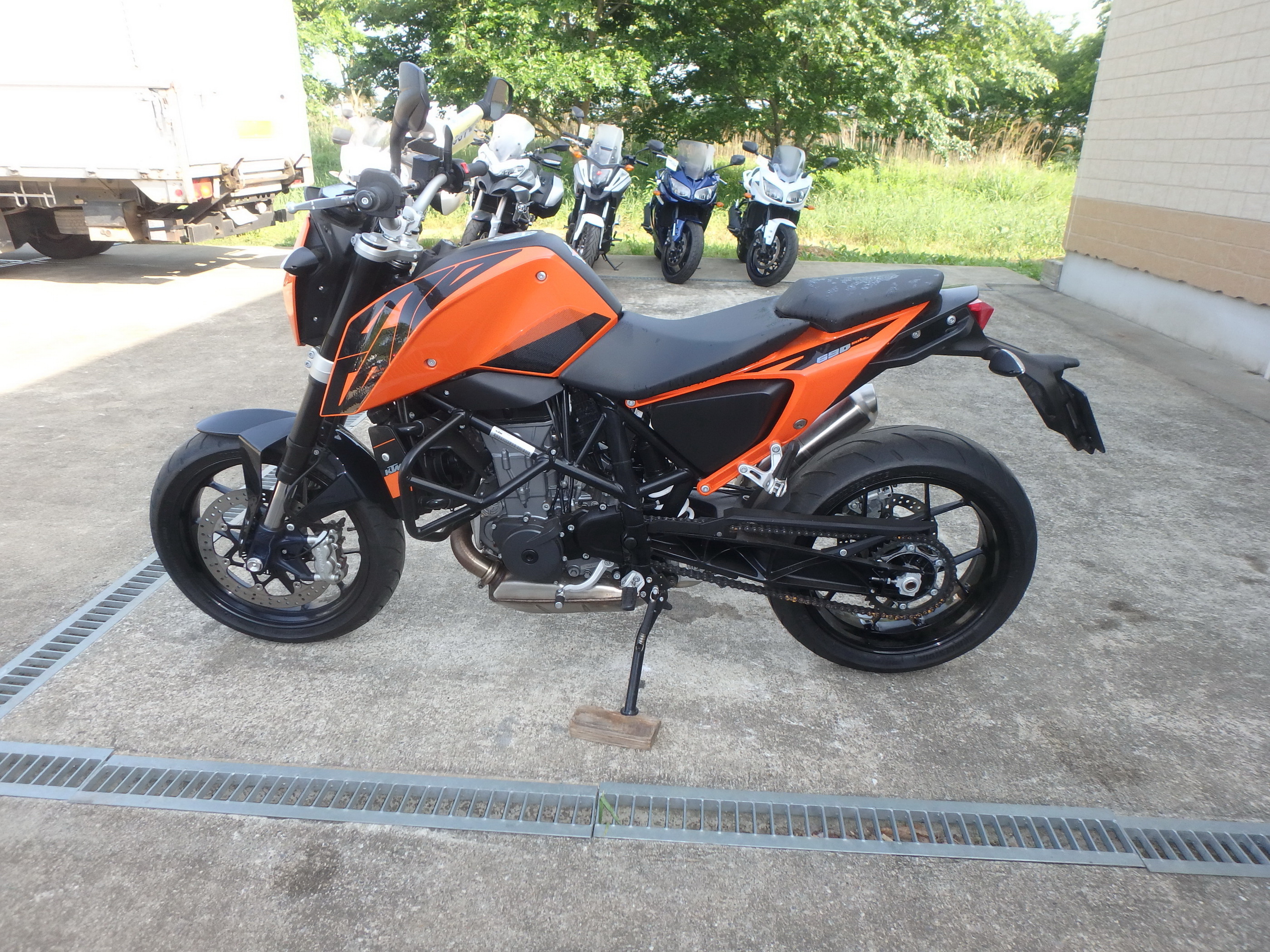 Купить мотоцикл KTM 690 Duke 2017 фото 12