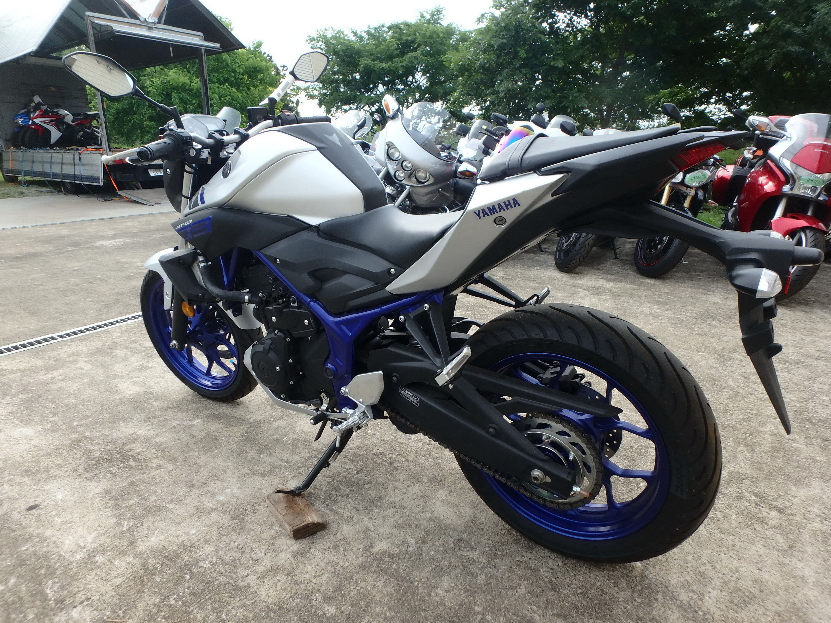 Купить мотоцикл Yamaha MT-03 2015 фото 11