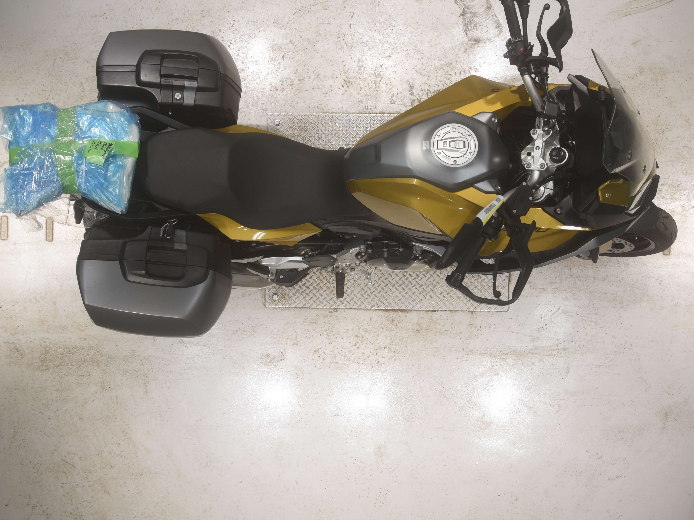 Купить мотоцикл BMW F900XR 2020 фото 3