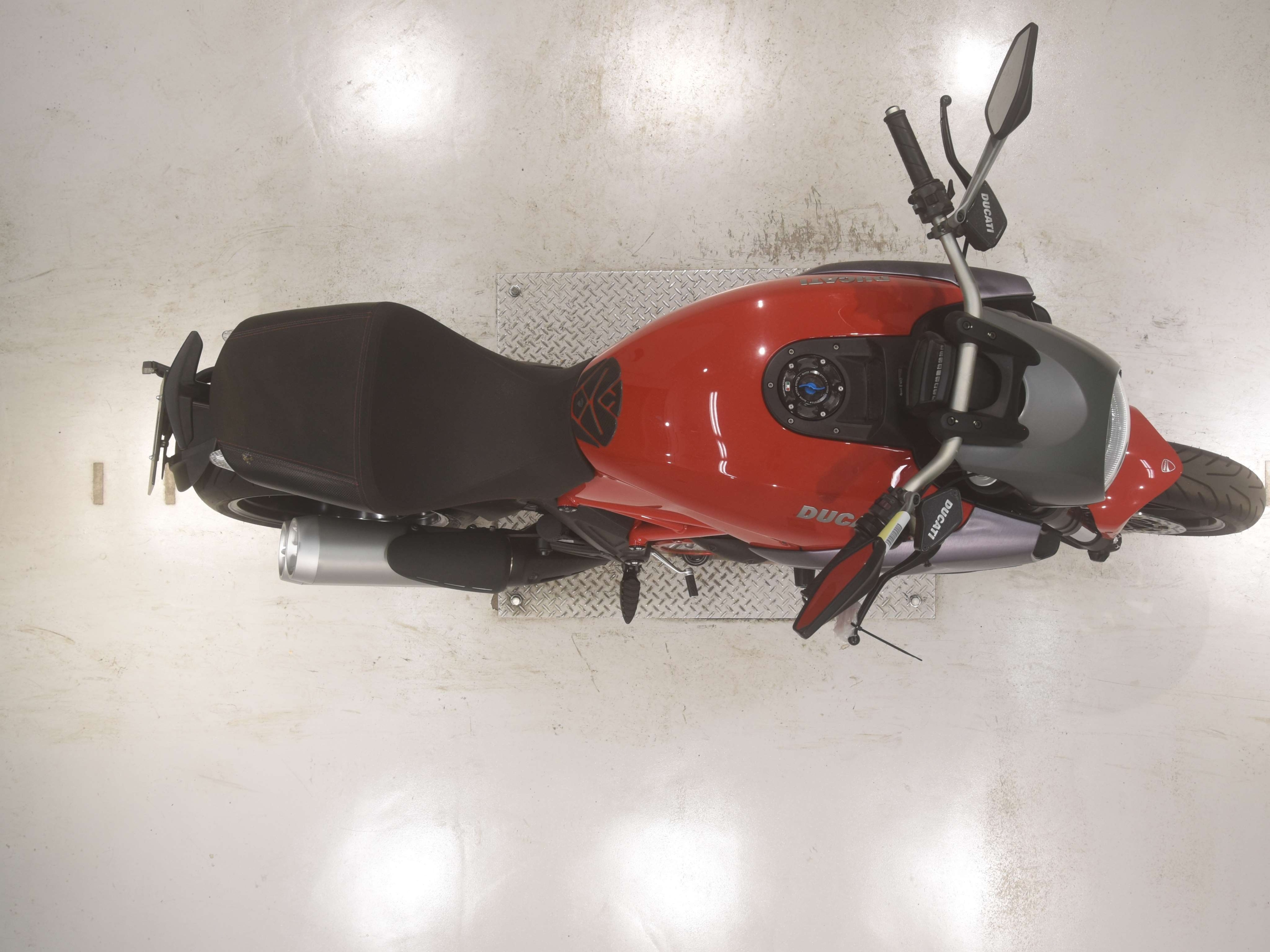 Купить мотоцикл Ducati Diavel 2011 фото 3