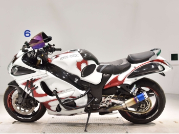     Suzuki Hayabusa-2 GSX-R1300 2011  1