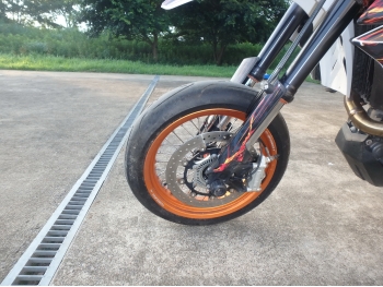     KTM 690 SMC R 2016  14