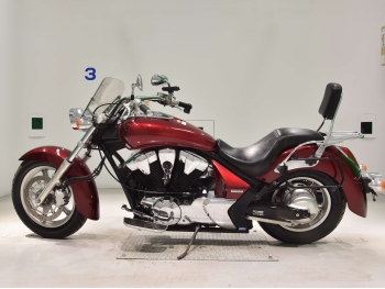     Honda VT1300CR ABS 2010  1