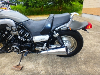     Yamaha V-Max VMX1200 2001  16