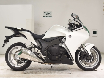 Заказать из Японии мотоцикл Honda VFR1200F 2013 фото 2