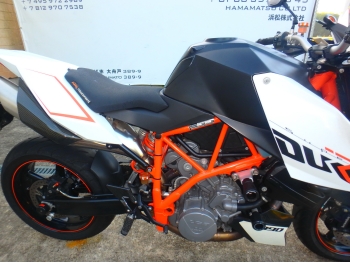     KTM 990 Super Duke R 2009  18