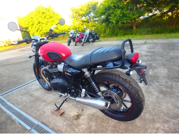     Triumph Street Twin 2017  11