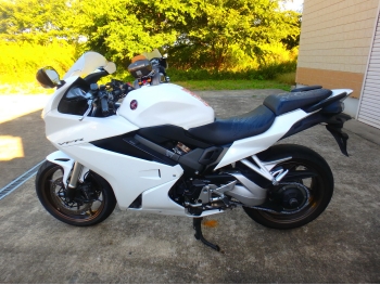     Honda VFR800F Interceptor 2017  12