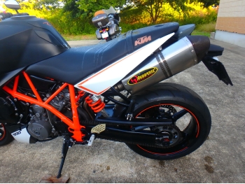     KTM 990 Super Duke R 2013  16