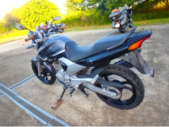     Yamaha YBR250 2010  11