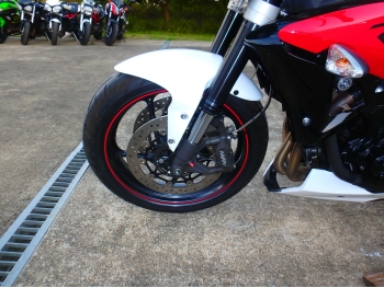 �������� �� ������ �������� Triumph Street Triple 675R 2015 ���� 14