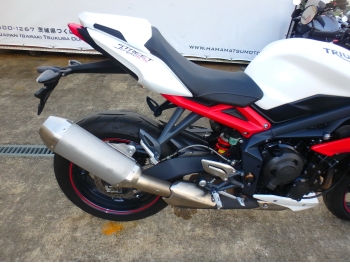 �������� �� ������ �������� Triumph Street Triple 675R 2015 ���� 17