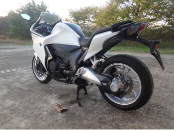     Honda VFR1200F 2012  11