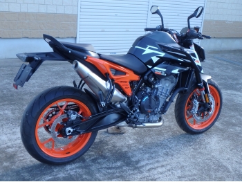     KTM 890 Duke GP 2023  4