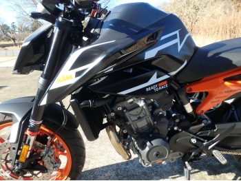     KTM 890 Duke GP 2023  10