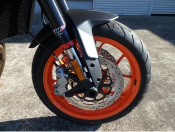     KTM 890 Duke GP 2023  14