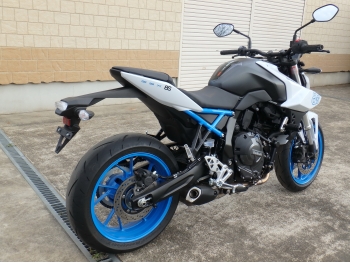     Suzuki GSX-8S 2023  4