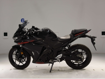     Yamaha YZF-R3 2016  1