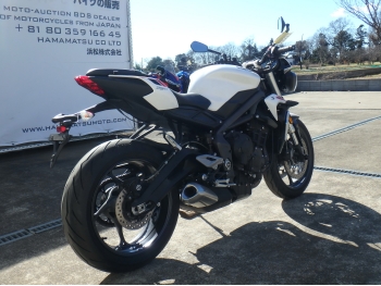     Triumph Street Triple S 2021  9