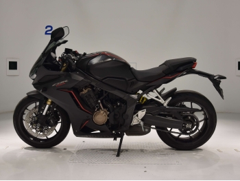     Honda CBR650R 2019  1