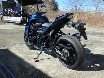     Suzuki GSX-S750 2017  11