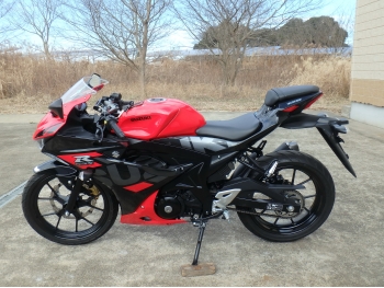     Suzuki GSX-R125 2021  12