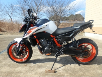     KTM 890 Duke R 2020  11