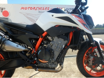     KTM 890 Duke R 2020  17