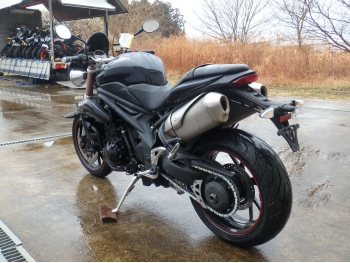     Triumph Speed Triple 2012  11