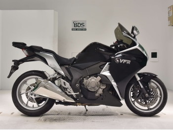     Honda VFR1200FD 2011  2