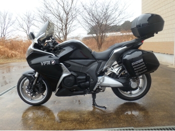     Honda VFR1200FD 2011  12