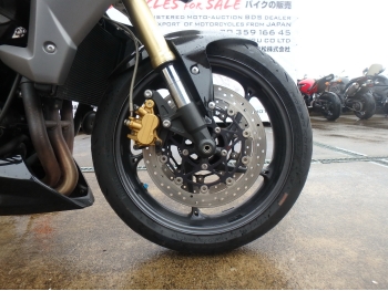     Triumph Street Triple85 2014  19