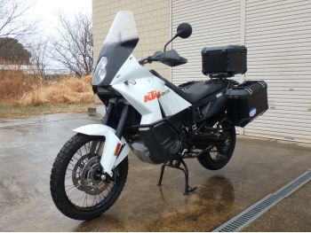     KTM 990 Adventure 2010  13