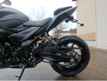     Suzuki GSX-S750 2020  16