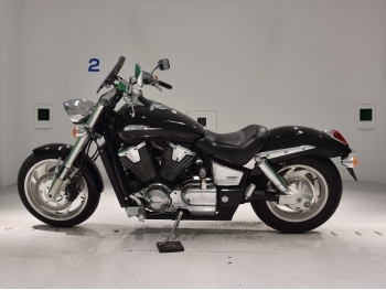     Honda VTX1800 2002  1