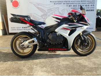     Honda CBR1000RR 2007  8