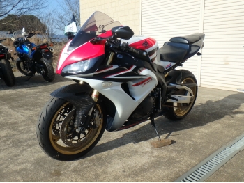     Honda CBR1000RR 2007  13