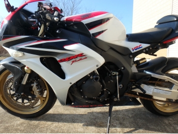     Honda CBR1000RR 2007  15