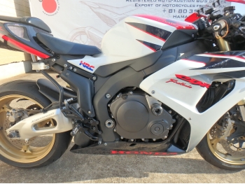     Honda CBR1000RR 2007  18