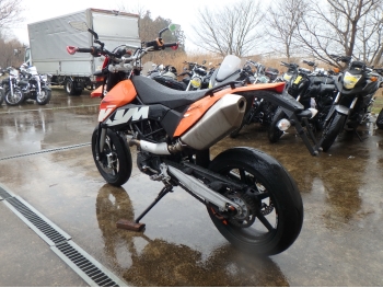     KTM 690 SMC 2009  11