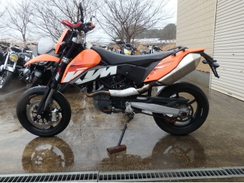     KTM 690 SMC 2009  12